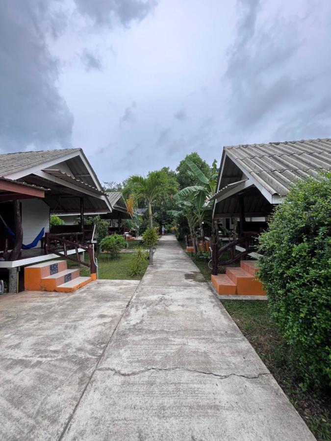 Pyramid Bungalow Hotel Ban Laem Sai Eksteriør billede